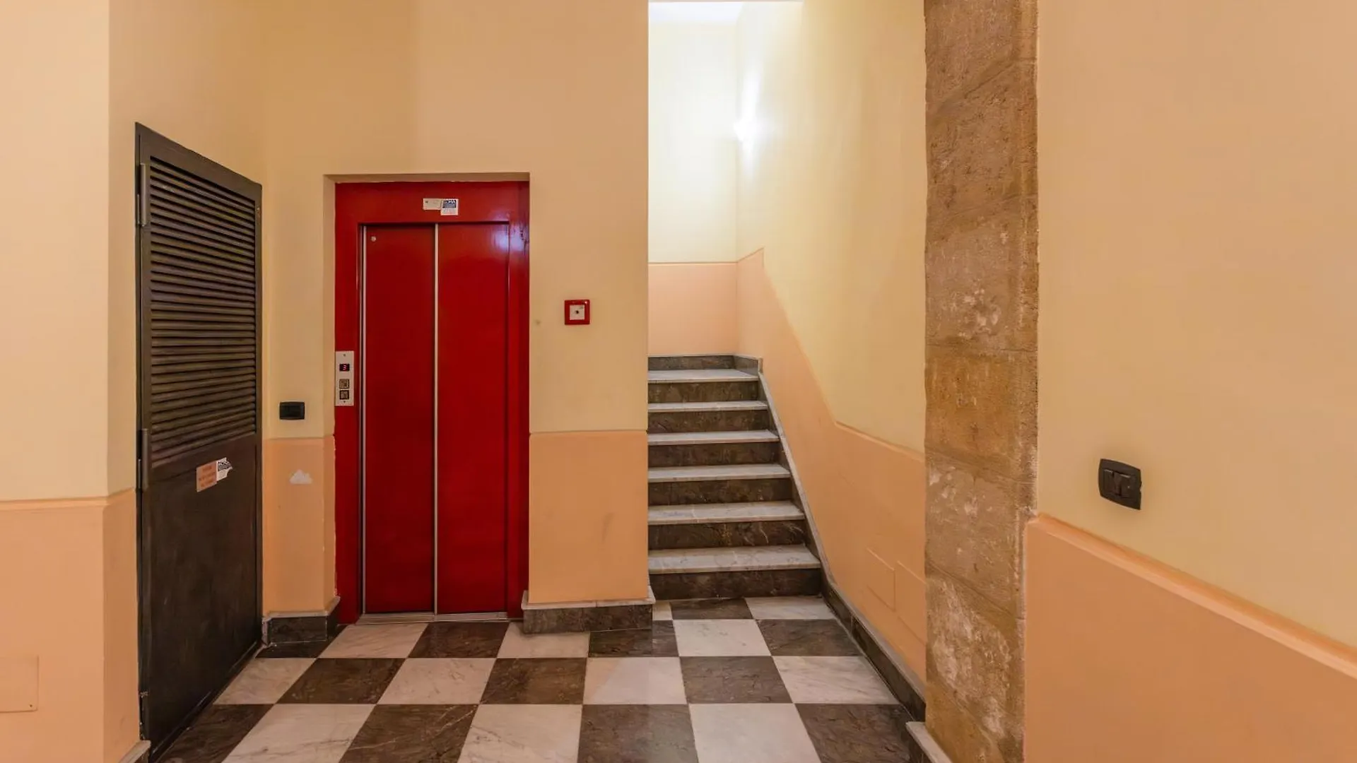 Suk-Al-Bahlara - Palermo Villa İtalya